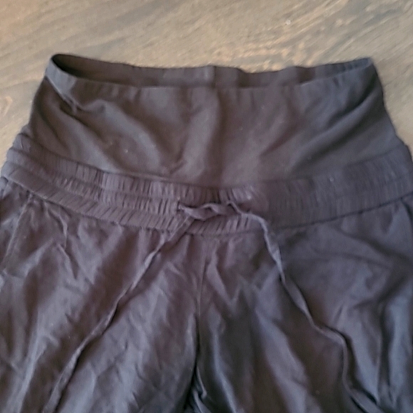 🌟H&M Mama Maternity Pants - Picture 2 of 3